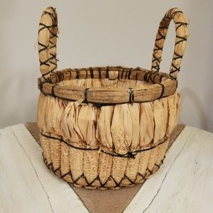 Hand Woven Vintage Primitive Corn Cobb Basket